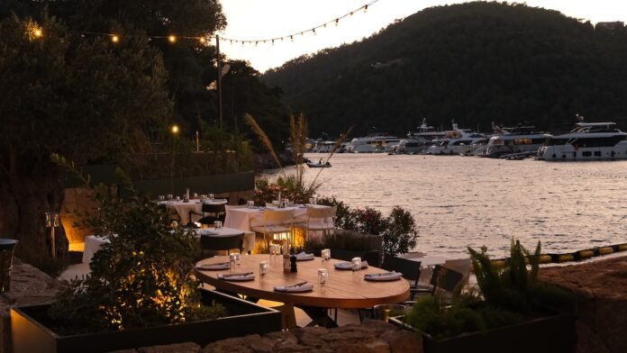 Türev Uludağ’ın imzasını taşıyan Syma, Bodrum Cennet Koyu’nda açıldı.