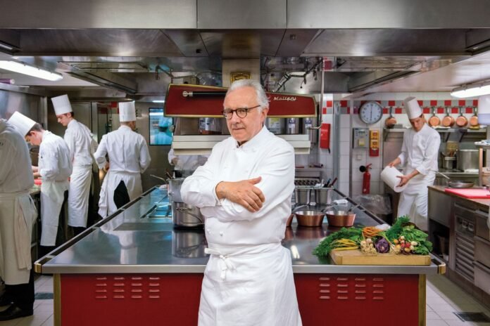 Fransız şef Alain Ducasse, Fas’taki ilk restoranı Aldabaran'ı açtı